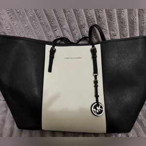 Michael Kors Tote Bag ( black and white )